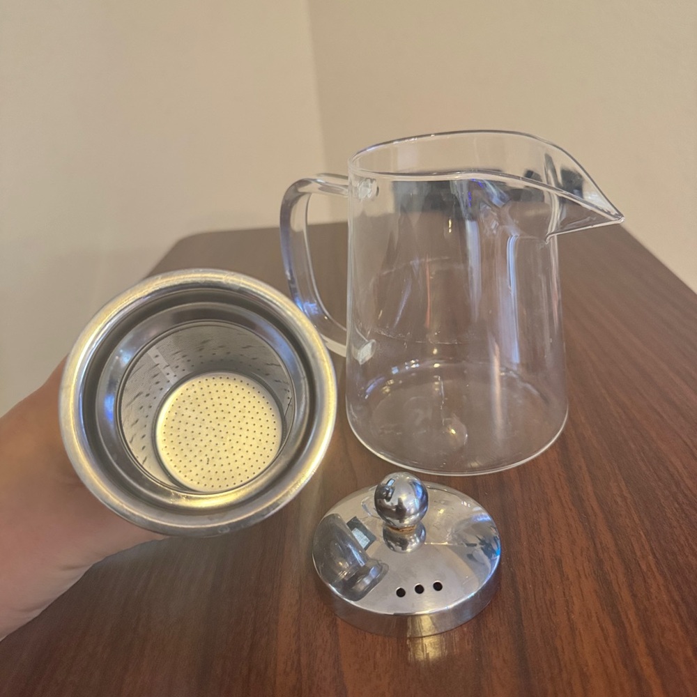 Elegant Glass Teapot with Silver Lid and Infuser (Small & Handy) - Picture 8 of 11